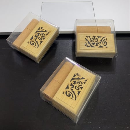 مبخرة خشبية ميني مع ولاعه