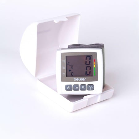 جهاز قياس ضغط الدم معصم BEUERE BC30