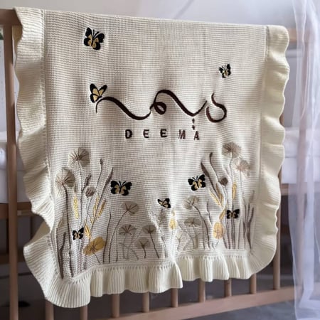 بطانية مواليد مزخرفة بالاسم