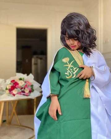 بشت اليوم الوطني السعودي للبنات