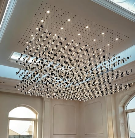 ثريا احجار مودرين طول مترين سم وعرض 160سم لون شفاف واسود عدد الاحجار 690