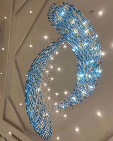 ثريا بتصميم مميز لون ازرق وعسلي