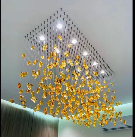 ثريا احجار شكل مستطيل طول 160سم وعرض  65سم لون عسلي