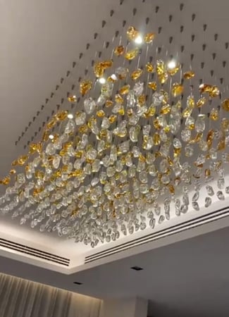 ثريا احجار مستطيل طول متر ونص وعرض 80 سم شفاف وعسلي