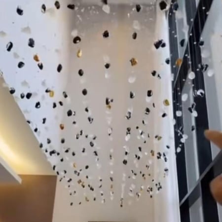 ثريا دبل هايت شلال طول 3متر وعرض مترونص يين كل نقطه ونقطه 10 سم كرستال شفاف واسود وعسلي وثلجي وحبيبات 14 كرستال شفاف