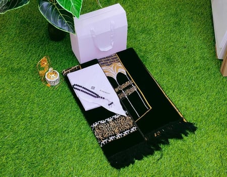 هدايا رمضان الرياض هدية لرمضان انستقرام سجادة صلاة جده  شماغ جفنشي