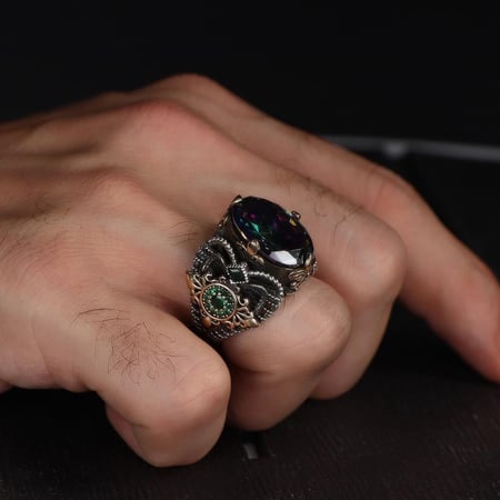 خاتم مرصع بحجر الكسندرايت صنع من الفضة الخالصة