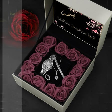 طقم نسائية بالإسم حسب الطلب