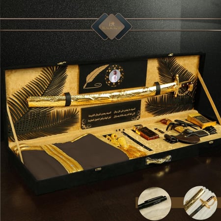 هدايا رجالية فخمة بمجموعة إكسسوارات عصرية