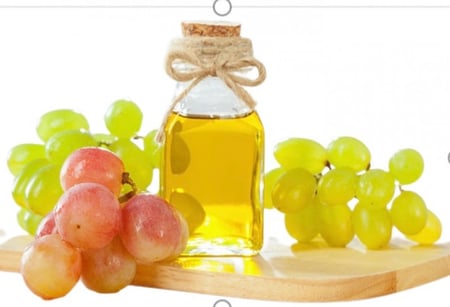 زيت عطري برائحة العنب البيروتي