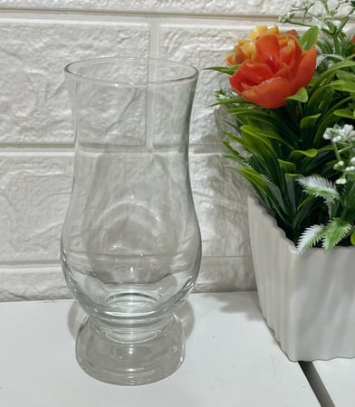 كاسات زجاج مناسبه لشمع الرمال