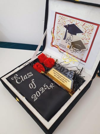 هدايا تخرج فخم2025