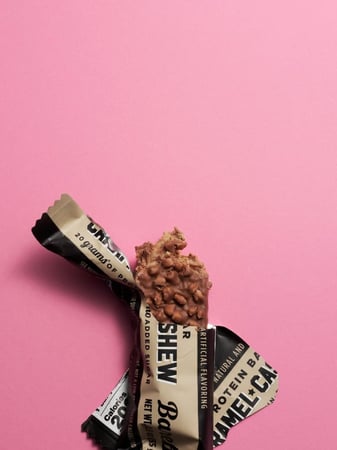 باربلز بروتين بار كراميل كاجو 55جم - كرتون 12 حبة - Barebells Protein Bar Box