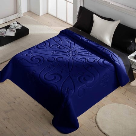 بطانية شتوية Naf Naf اكريليك ناعمة ودافئة