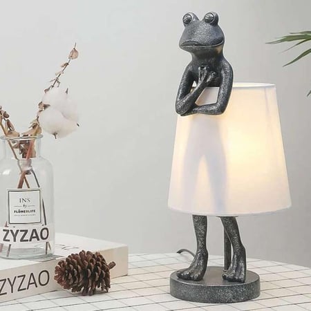 اباجورة طاولة بتصميم ضفدع لون رمادي وابيض مقاس 38x18 سم