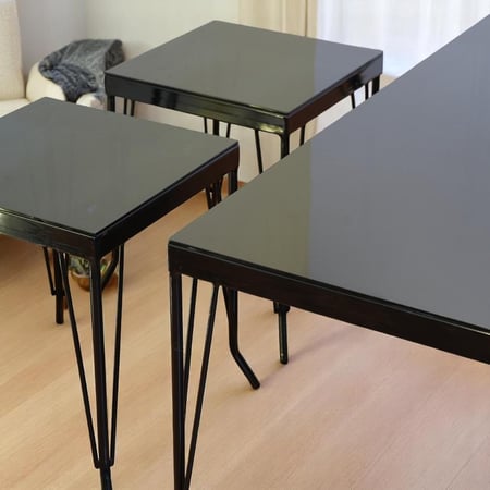 طقم طاولات زجاج بأرجل معدن باللون الاسود - 5 حبة