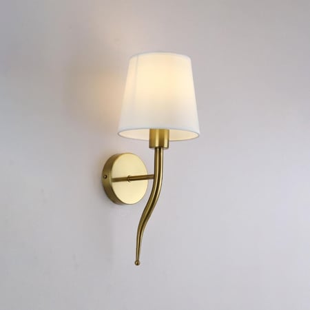 إضاءة حائط جلو جليم لون ذهبي