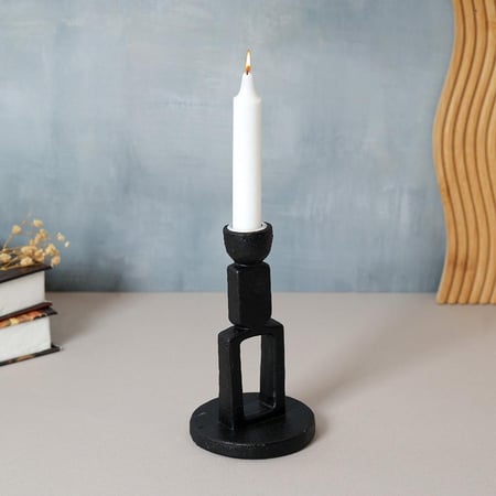 شمعدان سيراميك بتصميم فريد باللون الأسود مقاس 17 سم
