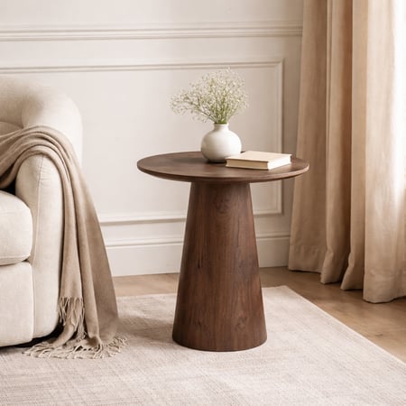 طاولة جانبية خشبية دائرية بقاعدة مخروطية عصرية لون بني - مقاس 50×55 سم