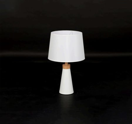 اباجورة طاولة بتصميم عصري لون أبيض