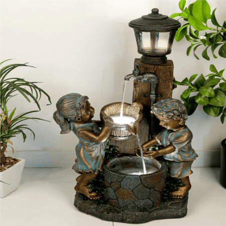 نافورة مياه مضيئة علي شكل منزل وصنبور مزين بالاطفال مقاس 30x40x81 سم