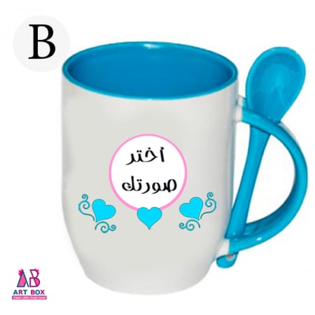 كوب مع ملعقة