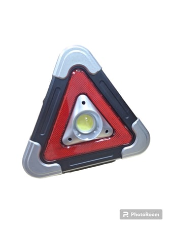 مثلث مروري كهرباء طاقة شمسية