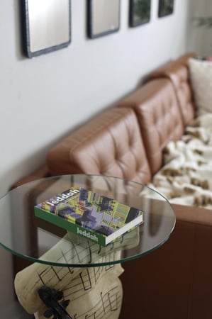 كتاب ديكور وهمي لطاولة القهوة - جدة