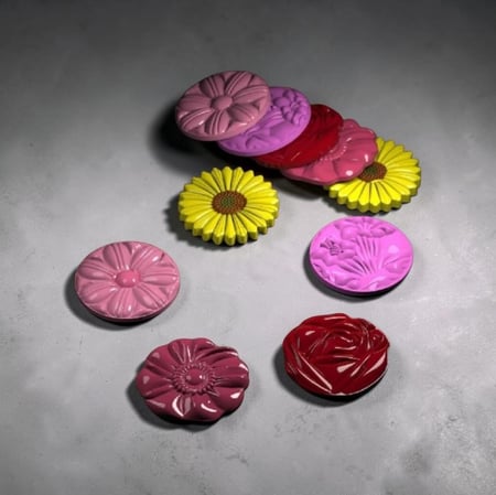 قالب  شوكولاتة 5 اشكال مختلفة جودة عالية المقاس4.3*4.4سم ارتفاع 5مل