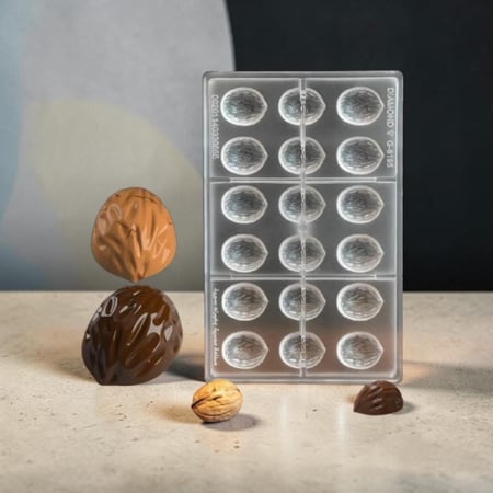 قالب شوكولاتة شكل الجوز بجودة عالية ، المقاس 3.7*2.9 سم ارتفاع 1.7 سم