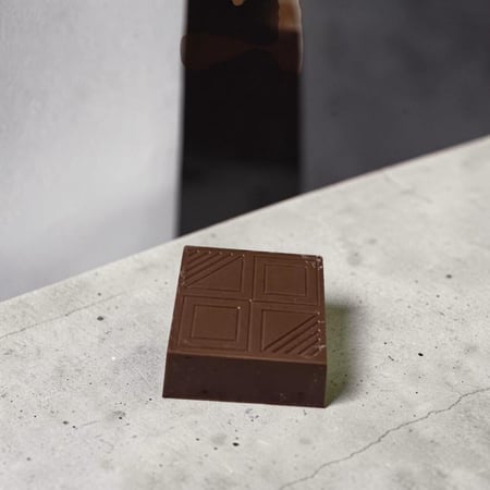 قالب شوكولاتة ويفر بجودة عالية 24 تجويف ، المقاس 3.5*3.5سم ، ارتفاع 1.5 سم