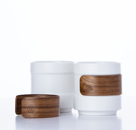 كوب سيراميك فاخر بحزام خشبي - أبيض