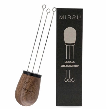 مفكك تكتلات بمقبض خشبي بني