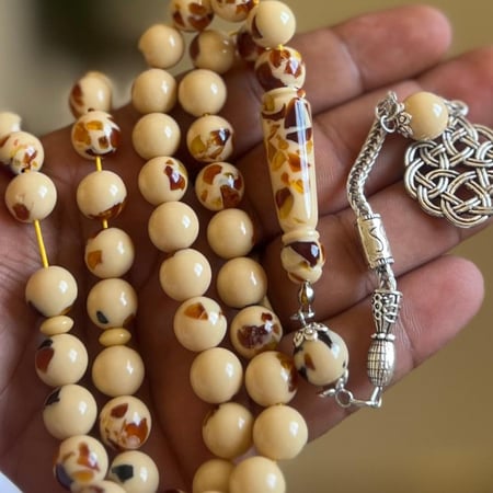 بكلايت بلجيكي كريمي منقط P961