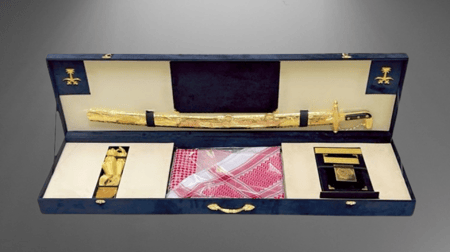 هدايا رجالية سيف وبشت ومصحف وحبل السيف - متجر المحترفون ..