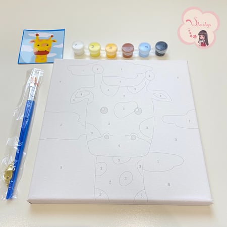 لوحة تلوين بالأرقام بتصميم الزرافة