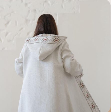 بشت شتوي نسائي مطرزه بشكل جديد