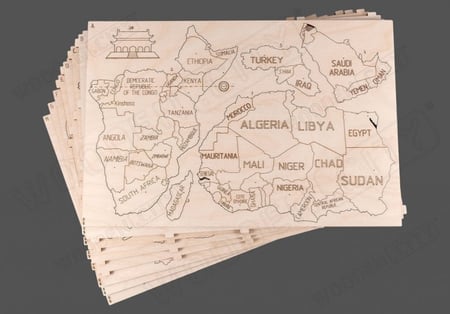 جدارية العالم خشبيه