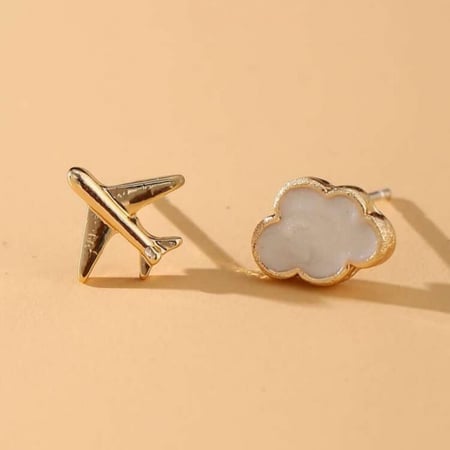 حلق أذن شكل الطائرة و السحابه باللون الذهبي