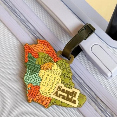 تعليقة حقيبة سفر ( خريطة المملكة العربية السعودية ) - دنة