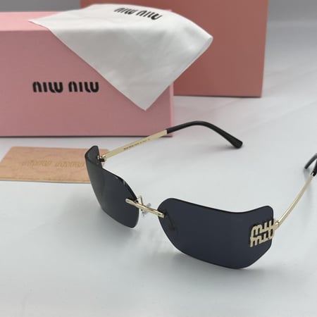 نظارة ميو ميو شامل الملحقات