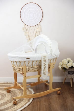 مهد مواليد (سلة موسى) لون سكري + قاعدة