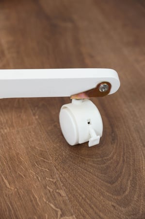 مهد مواليد (سلة موسى) + قاعدة ابيض