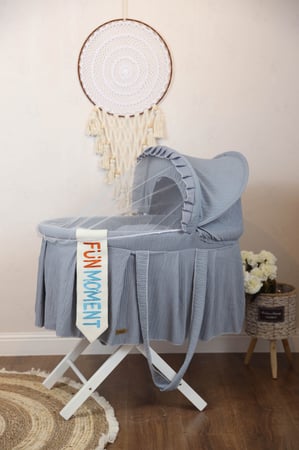 مهد مواليد (سلة موسى) لون رمادي+ قاعدة ابيض