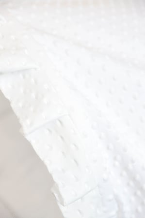 مهد مواليد (سلة موسى) لون ابيض + قاعدة