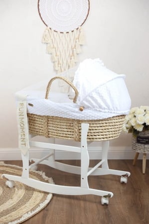 مهد مواليد (سلة موسى) لون ابيض  + قاعدة