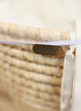 مهد مواليد (سلة موسى) + قاعدة لون ابيض