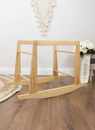 مهد مواليد (سلة موسى) + قاعدة هزاز خشبي