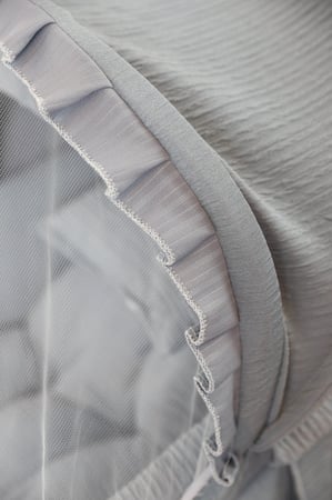 مهد مواليد (سلة موسى) لون رمادي+ قاعدة ابيض