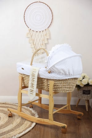 مهد مواليد (سلة موسى) لون ابيض + قاعدة